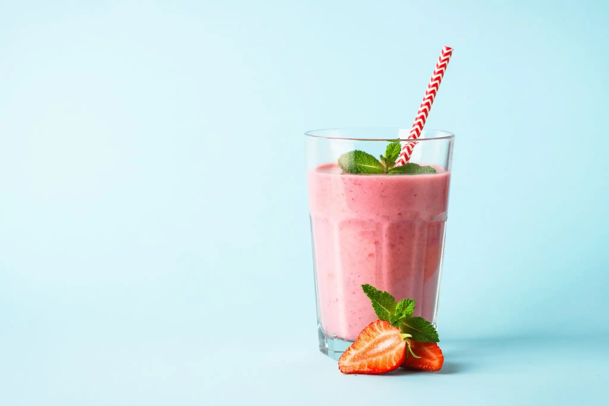 How Do You Balance Calories, Sugar, and Fiber in a Healthy Smoothie?