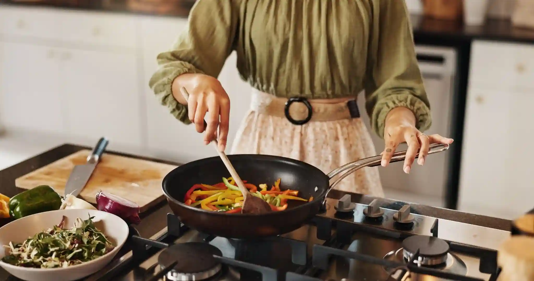 Which Quick Cooking Hacks Are Ideal for Weeknight Dinners?